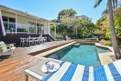 Pura Vida - Accommodation Sunshine Coast 1