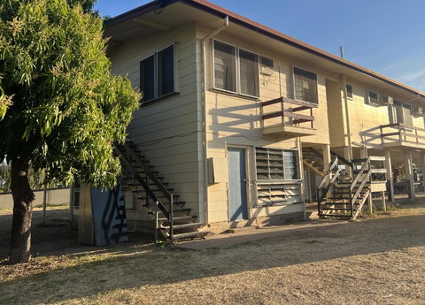 Q Lux Inn Emerald - Accommodation Sunshine Coast 2