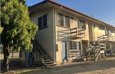 Q Lux Inn Emerald - Accommodation Sunshine Coast 0