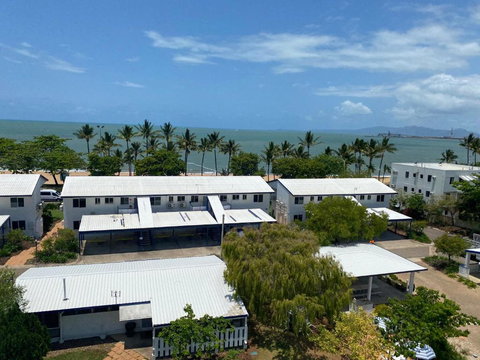 QCWA K P Units - Accommodation Sunshine Coast 0