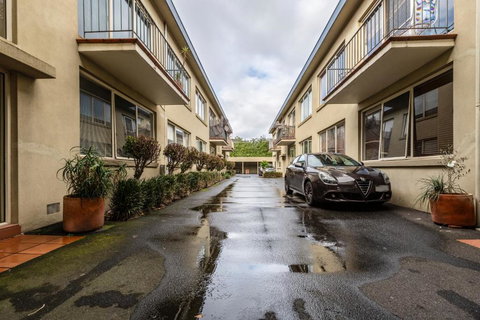 Quaint & Homey Ripponlea Flat - Accommodation Sunshine Coast 1