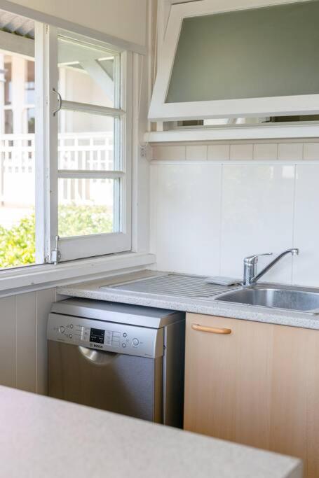 Quaint & Cosy 1 Bedroom Apartment In Queenslander. - Accommodation Sunshine Coast 2
