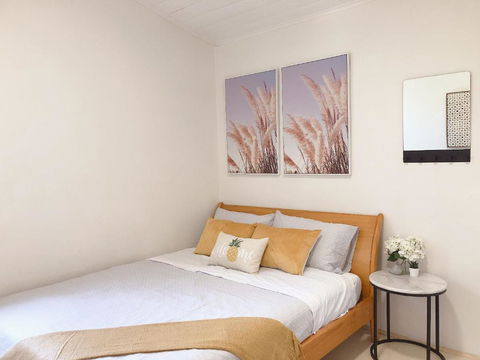Quaint Double Or Queen Room - Mins To Stations&UNSW - Shared Bathroom - Accommodation Sunshine Coast 0