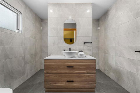 Quaint Garden Oasis With Free Parking - Accommodation Sunshine Coast 3