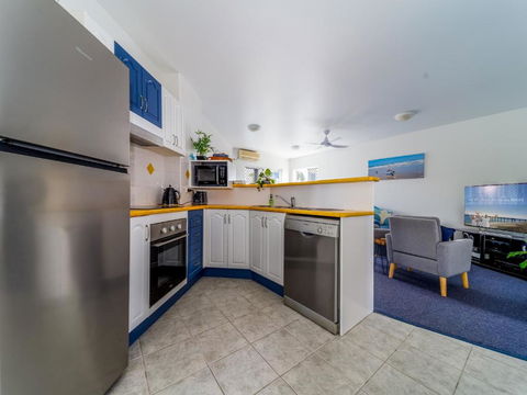 Quality Esplanade Apartment - Accommodation Sunshine Coast 2