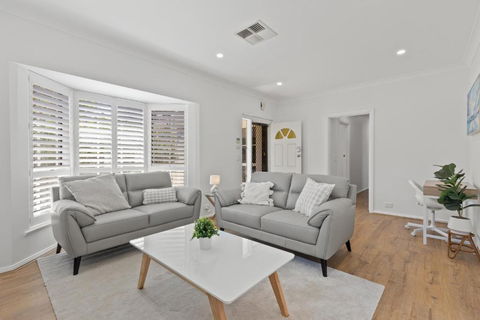 Quiet 2-Bed Retreat With Private Courtyard - Accommodation Sunshine Coast 0