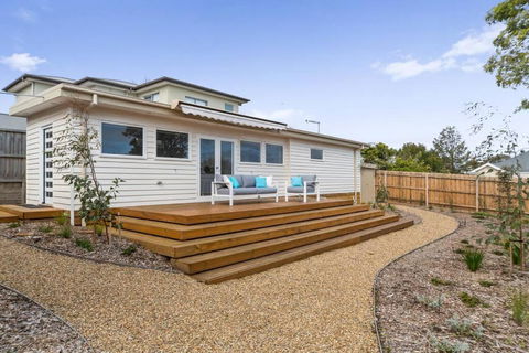 Quiet, Luxurious Guest House - Couples Retreat - Accommodation Sunshine Coast 0
