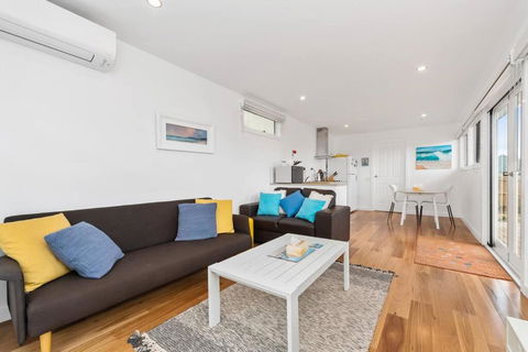 Quiet, Luxurious Guest House - Couples Retreat - Accommodation Sunshine Coast 3