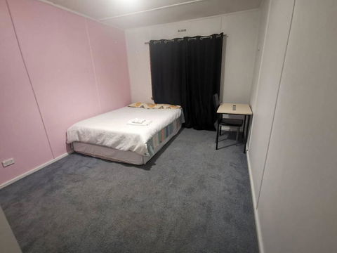 Quiet Room With Off Street Parking In Hobart - Accommodation Sunshine Coast 2