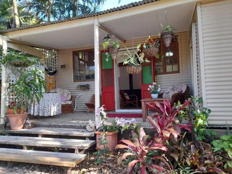 Quirky Cottage In Centre Of Maleny, Walk Everywhere - Accommodation Sunshine Coast 2
