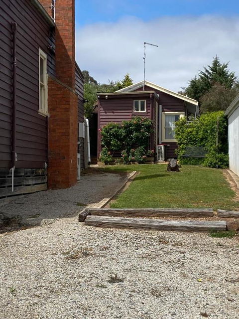 R&R Blue Diamond Luxury Studio Maryborough, Vic - Accommodation Sunshine Coast 2
