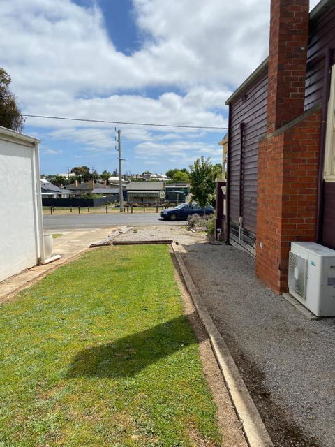 R&R Blue Diamond Luxury Studio Maryborough, Vic - Accommodation Sunshine Coast 3