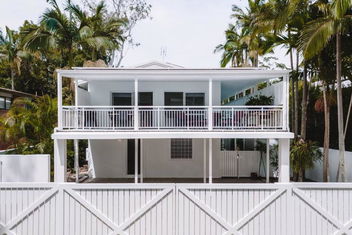 Raes By The River with Accommodation Sunshine Coast