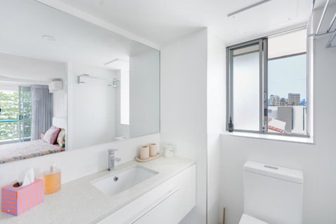 Rainbow Bay - 2BR Haven - Accommodation Sunshine Coast 2
