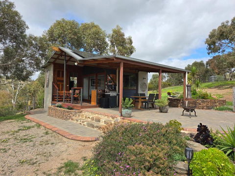 Rainshadow Retreat - Accommodation Sunshine Coast 0