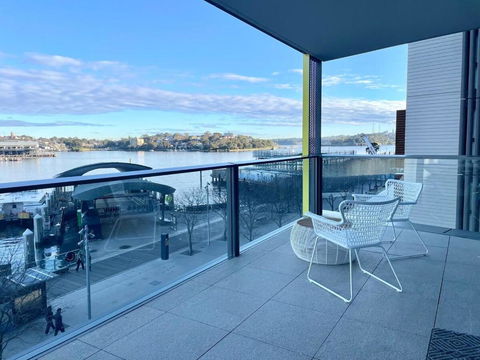 RARE Luxury Waterfront Living - Accommodation Sunshine Coast 1