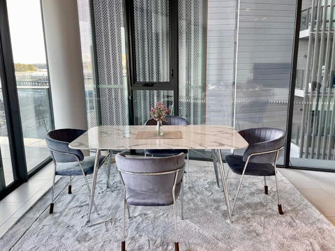 RARE Luxury Waterfront Living - Accommodation Sunshine Coast 3
