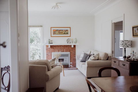 Ravenswood Farmhouse - Accommodation Sunshine Coast 1