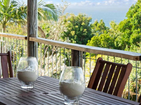Rays Beach House By Discover Stradbroke - Accommodation Sunshine Coast 0