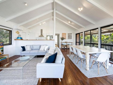 Rays Beach House By Discover Stradbroke - Accommodation Sunshine Coast 2