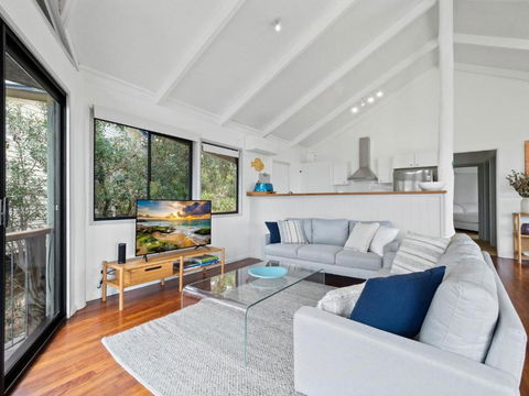 Rays Beach House By Discover Stradbroke - Accommodation Sunshine Coast 3