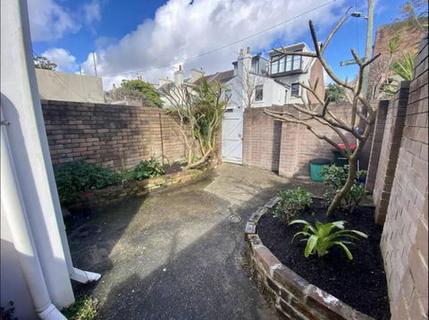 Rear Garden Suite - Accommodation Sunshine Coast 1