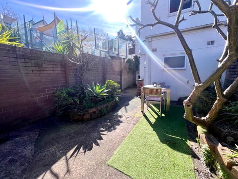 Rear Garden Suite - Accommodation Sunshine Coast 2