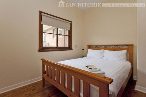 Red Brick Beauty - Central Cottage - Accommodation Sunshine Coast 2