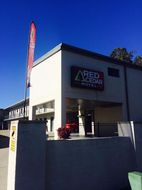 Red Cedar Motel - Accommodation Sunshine Coast 0