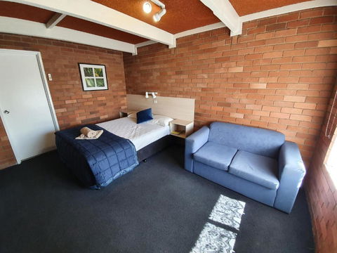 Red Chief Motel - Accommodation Sunshine Coast 2