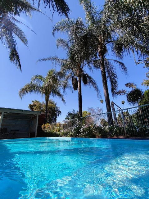 Red Chief Motel - Accommodation Sunshine Coast 1