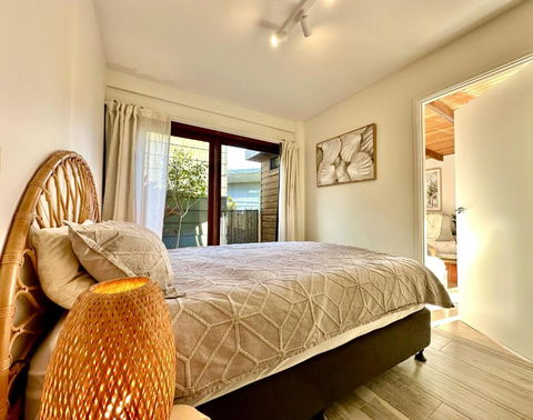 Private Access Retreat 1 Queen Bedroom W Stunning Pool And Ocean Views - Accommodation Sunshine Coast 2