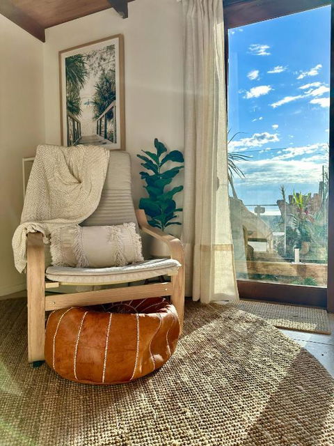 Private Access Retreat 1 Queen Bedroom W Stunning Pool And Ocean Views - Accommodation Sunshine Coast 3