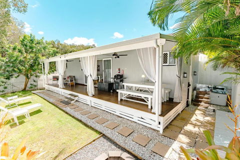 Private Outdoor Spa, Fire Pit, Cinema Room - THE COTTAGE COOLUM BEACH - Accommodation Sunshine Coast 1