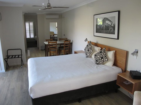 Aston Hill Motor Lodge - Accommodation Sunshine Coast 2
