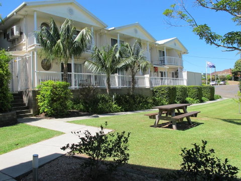 Aston Hill Motor Lodge - Accommodation Sunshine Coast 0