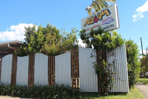 Asylum Cairns Hostel - Accommodation Sunshine Coast 3