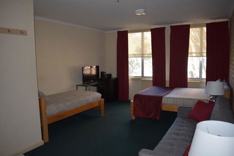 Attunga Alpine Lodge & Apartments - Accommodation Sunshine Coast 2