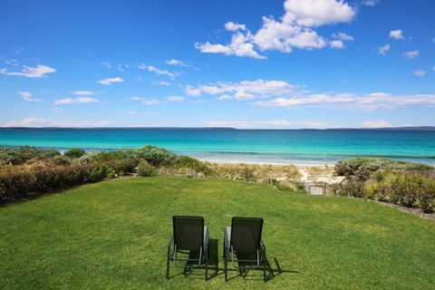 Azure Absolute Beachfront - Pet Friendly - Accommodation Sunshine Coast 1