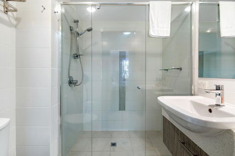 Azzura Greens Private Apartments - Accommodation Sunshine Coast 2