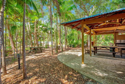 Baden 46 - Rainbow Shores, Walk To Beach, Top Floor, Air Conditioned Unit, Pools - Accommodation Sunshine Coast 1
