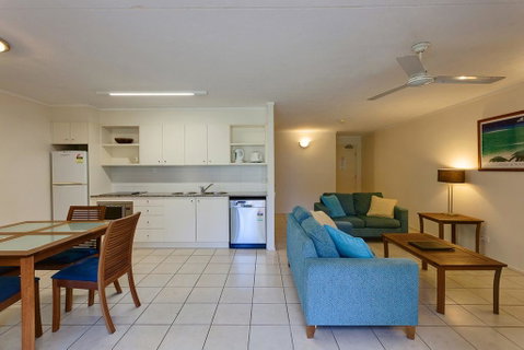 Baden 74 - Rainbow Shores, Top Floor, Air Conditioned Unit, Walk To Beach - Accommodation Sunshine Coast 3