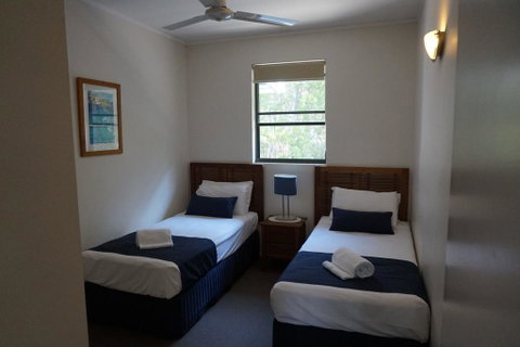 Baden 80 - Rainbow Shores, Air Conditioned Unit, Top Floor, Walk To Beach - Accommodation Sunshine Coast 2