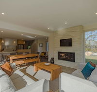 Baileys Beach House - Accommodation Sunshine Coast