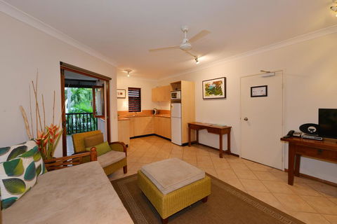 Balinese Style Apartment - Accommodation Sunshine Coast 3