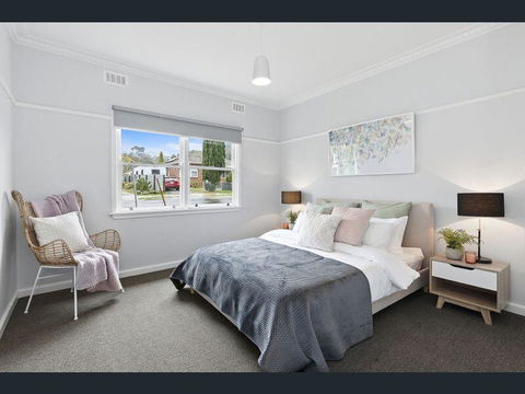 BALLARAT CLOSE 2 CBD + HOSPITAL+3BR HOME+NETFLIX + WiFi + Gift - Accommodation Sunshine Coast 2