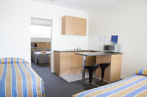 Bamboo Motor Inn - Accommodation Sunshine Coast 0