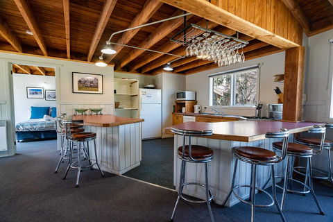 Banjo's Chalet, Alpine-getaways - Accommodation Sunshine Coast 2