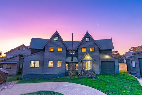 Banjo's Chalet, Alpine-getaways - Accommodation Sunshine Coast 0