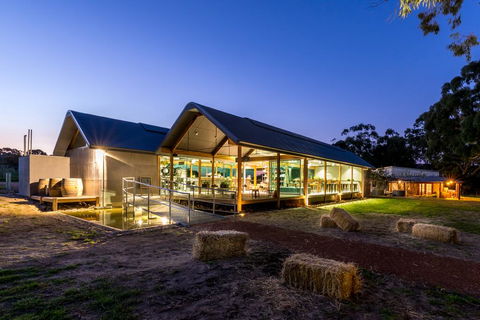 Barn Hives Yallingup - Accommodation Sunshine Coast 3